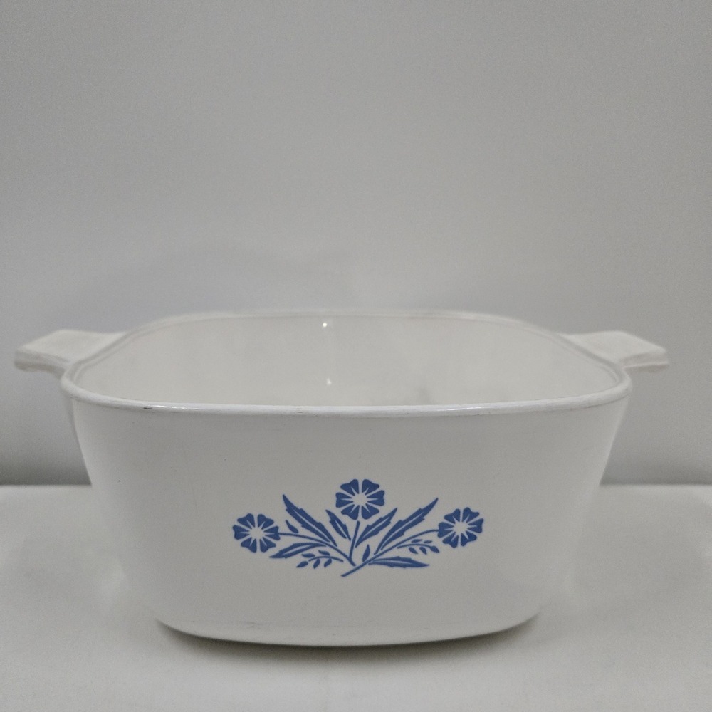 Corning Ware Blue Cornflower  Vintage Casserole Dish 1.75 Quart‎ without Lid